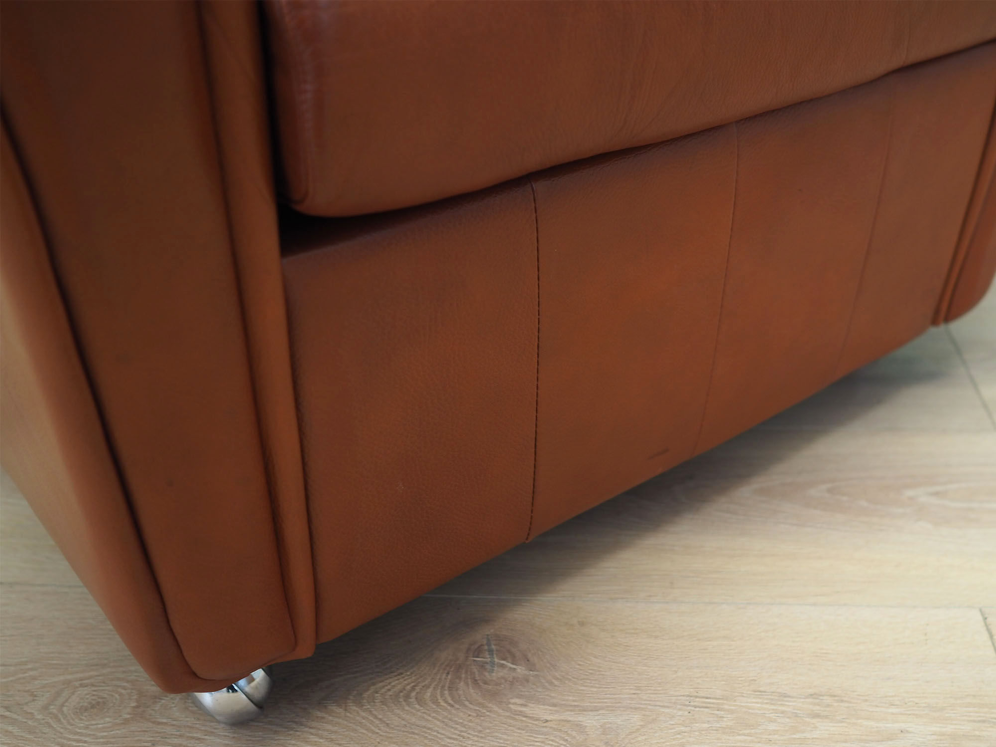 Fauteuil en cuir, design danois, années 60, production: Danemark