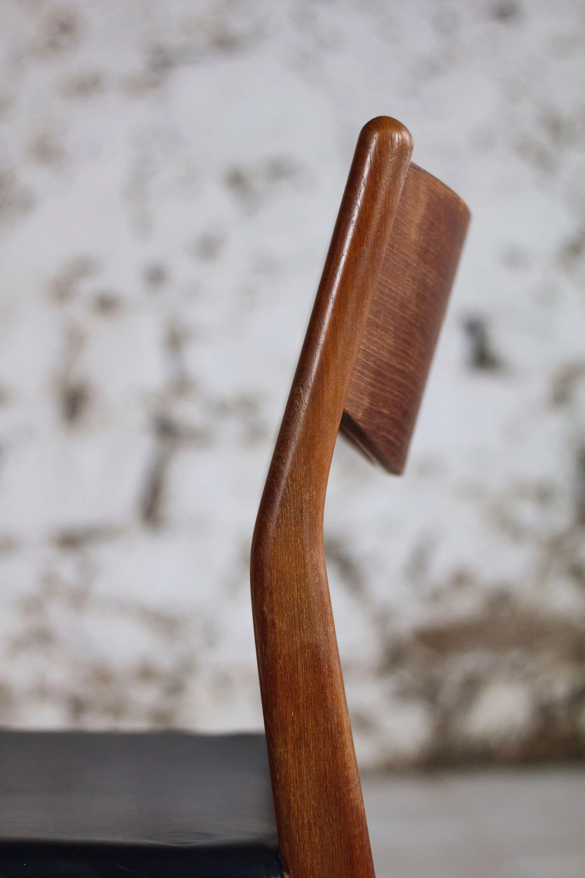 4 Scandinavian Fristho Franeker chairs in teak and faux leather, 1960.