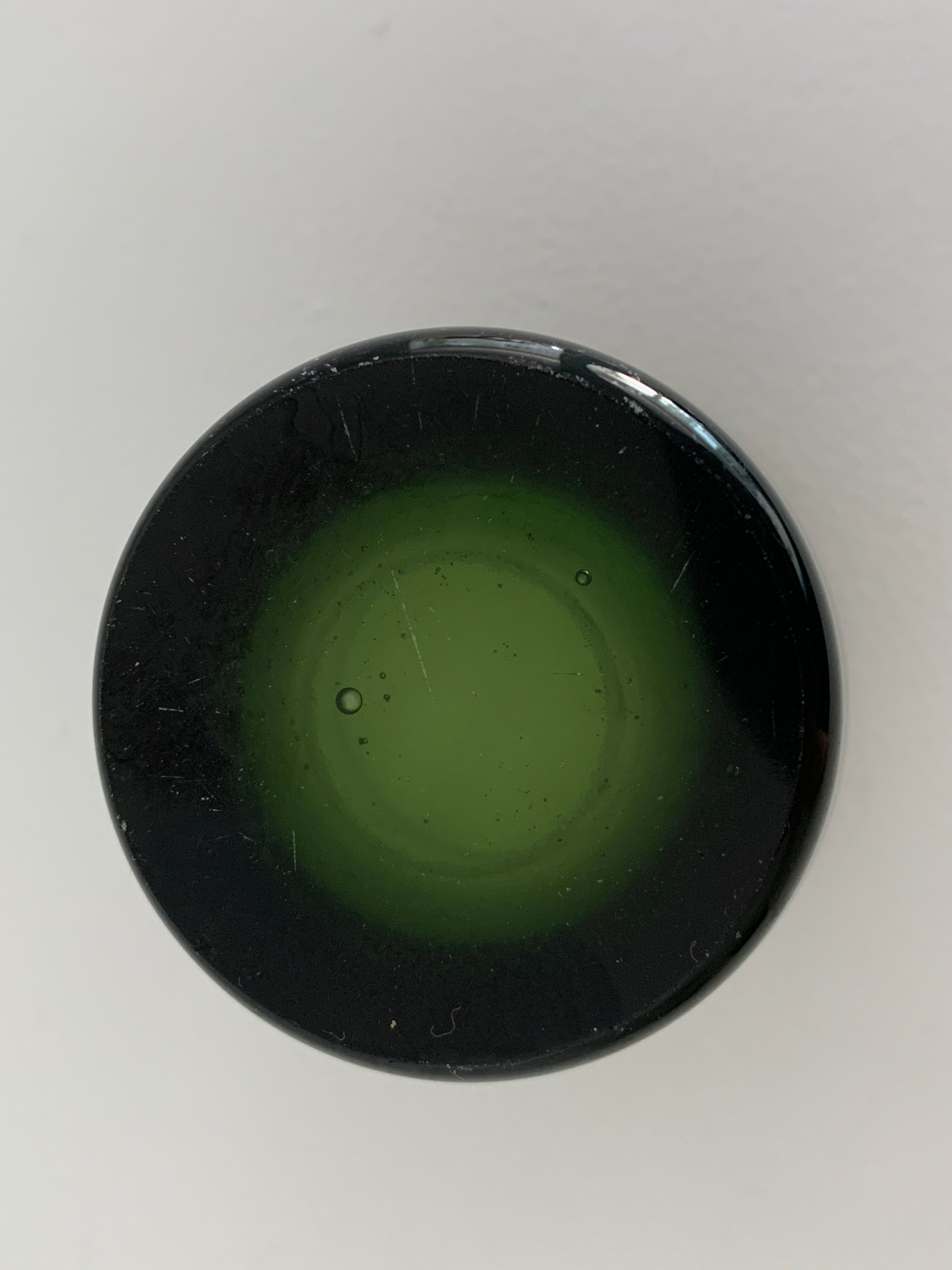 Carafe et 6 verres en verre vert bullé