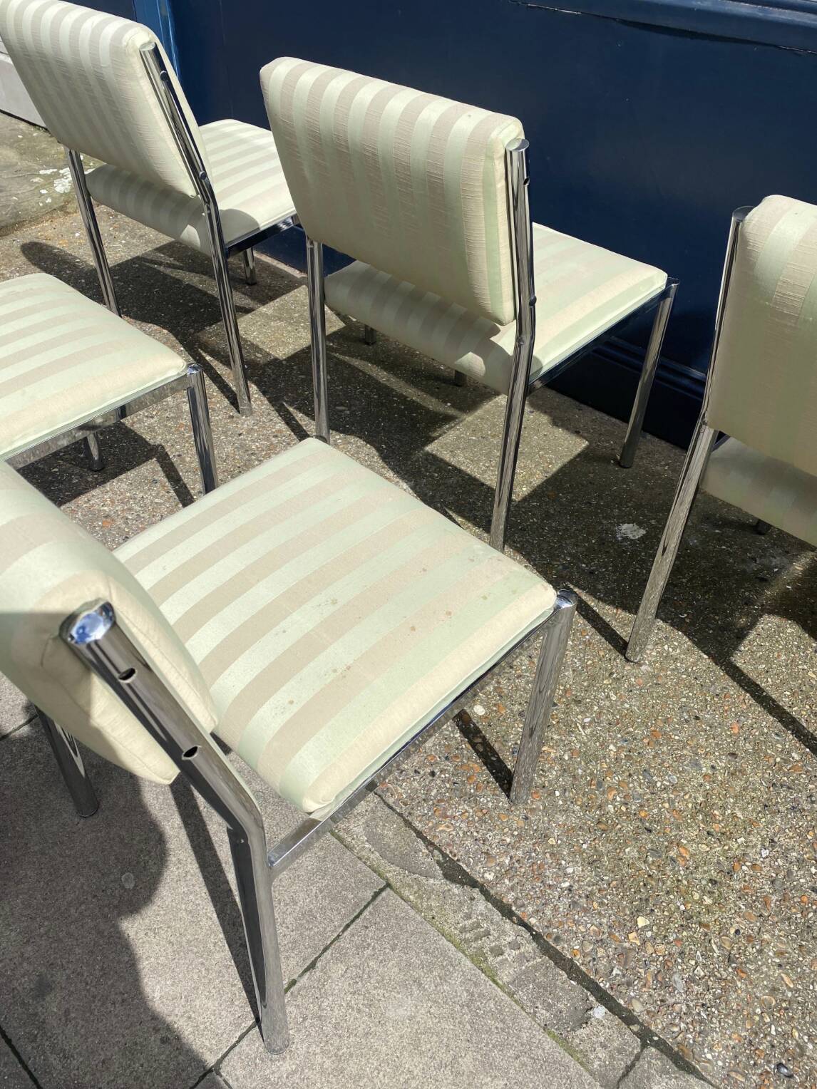 7 chaises de salle à manger chromées des années 1970 Hollywood Regency Modernist Vintage Table Italian