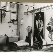 Draw Italy 90s - Female nude in a butcher shop