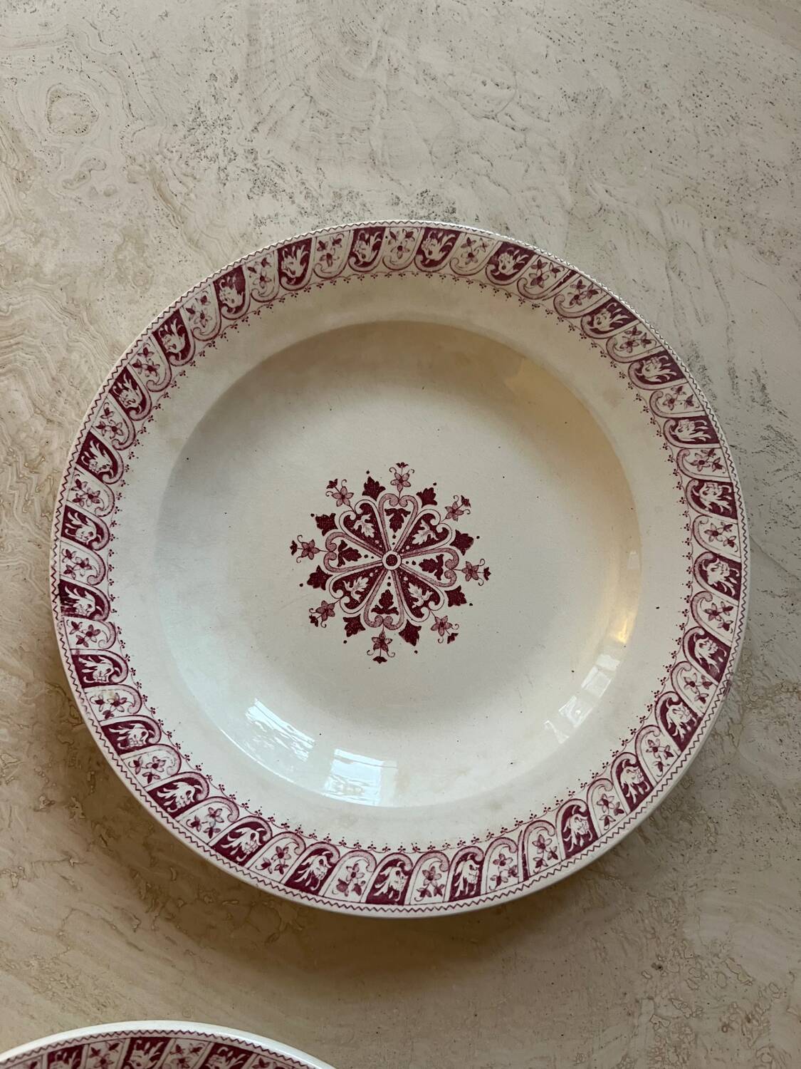 Set of saline hollow plates of iron earth with flowers