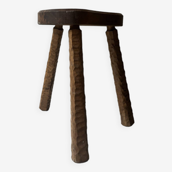 low brutalist shepherd stool in carved wood, France 1950