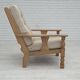 Années 1970, fauteuil danois, laine d'ameublement, bois de chêne massif.