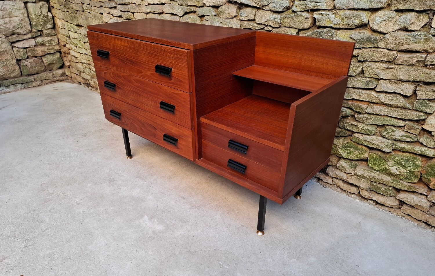 Modernist chest of drawers
