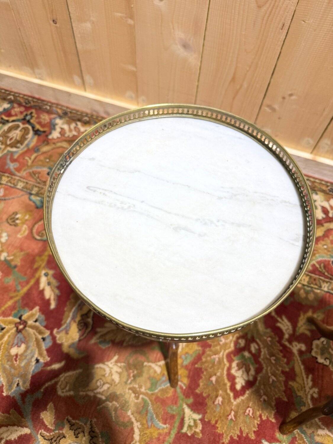 Paire de guéridons tripode de style Louis XVI