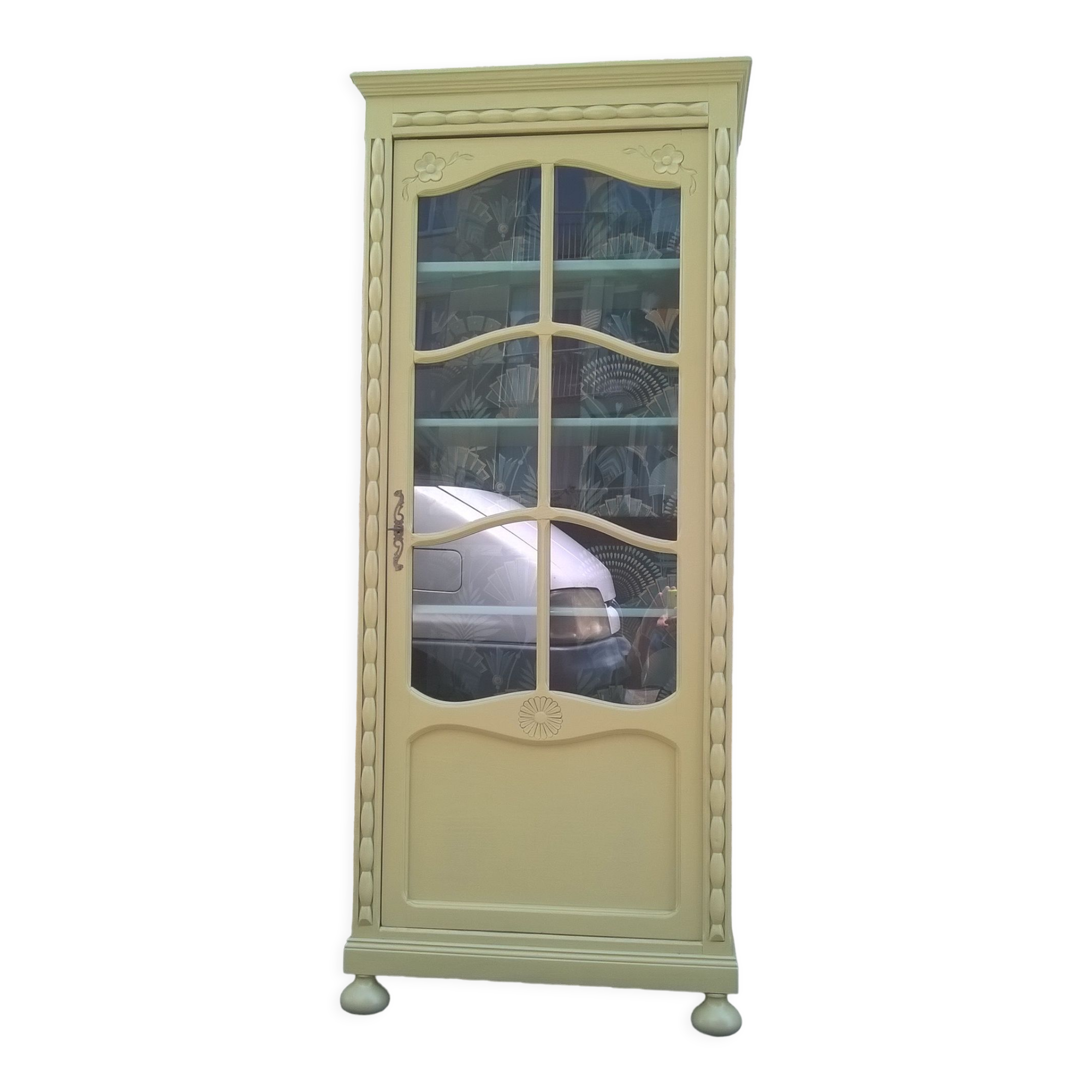 Parisian showcase cabinet 1930