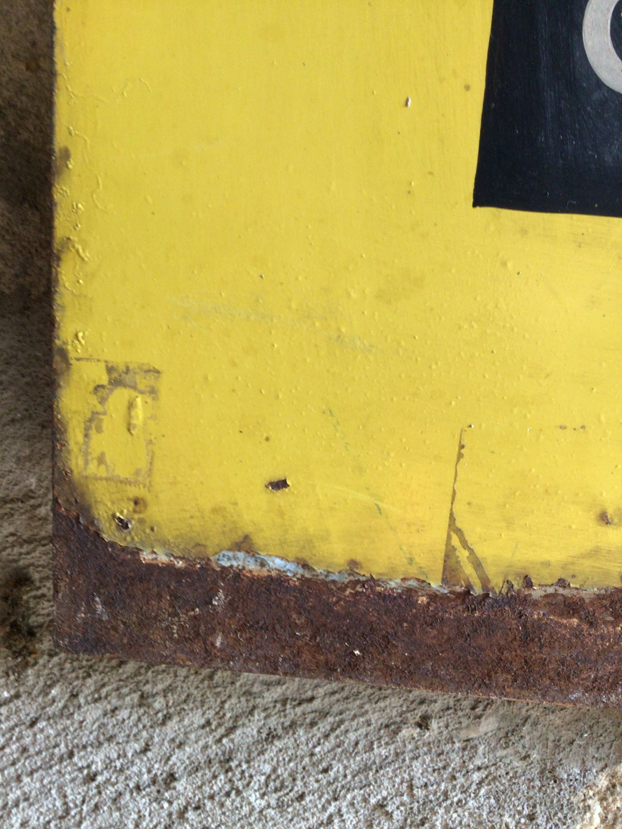Painted metal plate 1mx1m 60s closing workshops