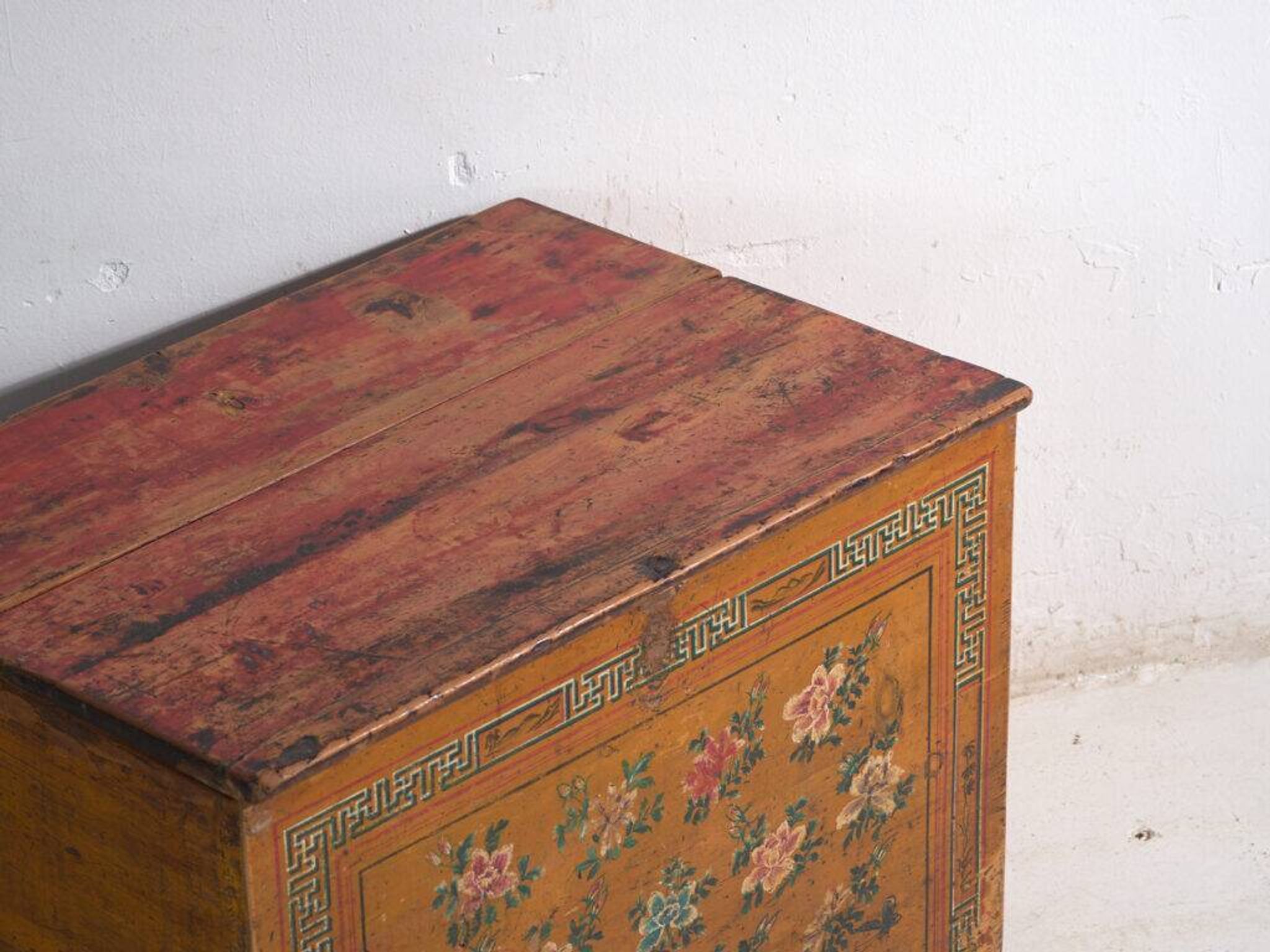 Coffre chinois avec peinture originale – Chine, vers 1900