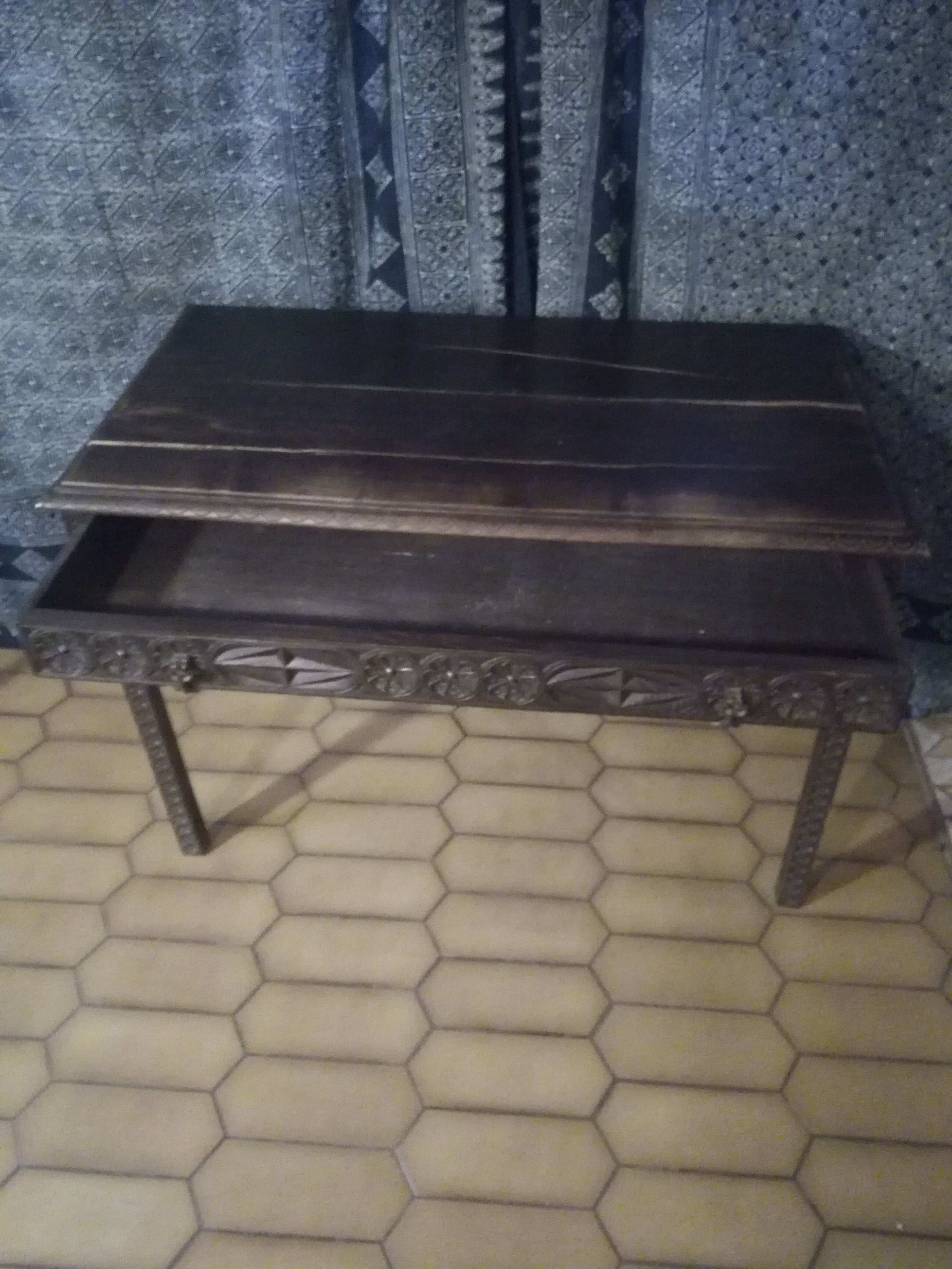 Ethnic table