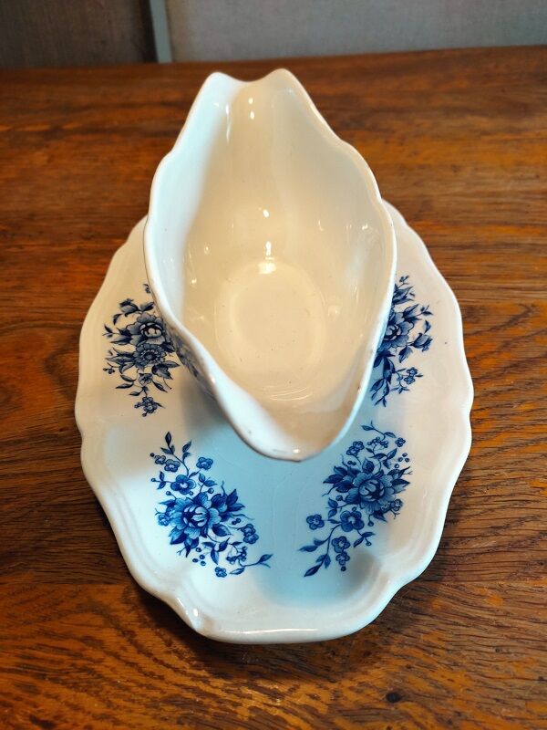 Saaucière porcelain Sarreguemines old romantic décor blue
