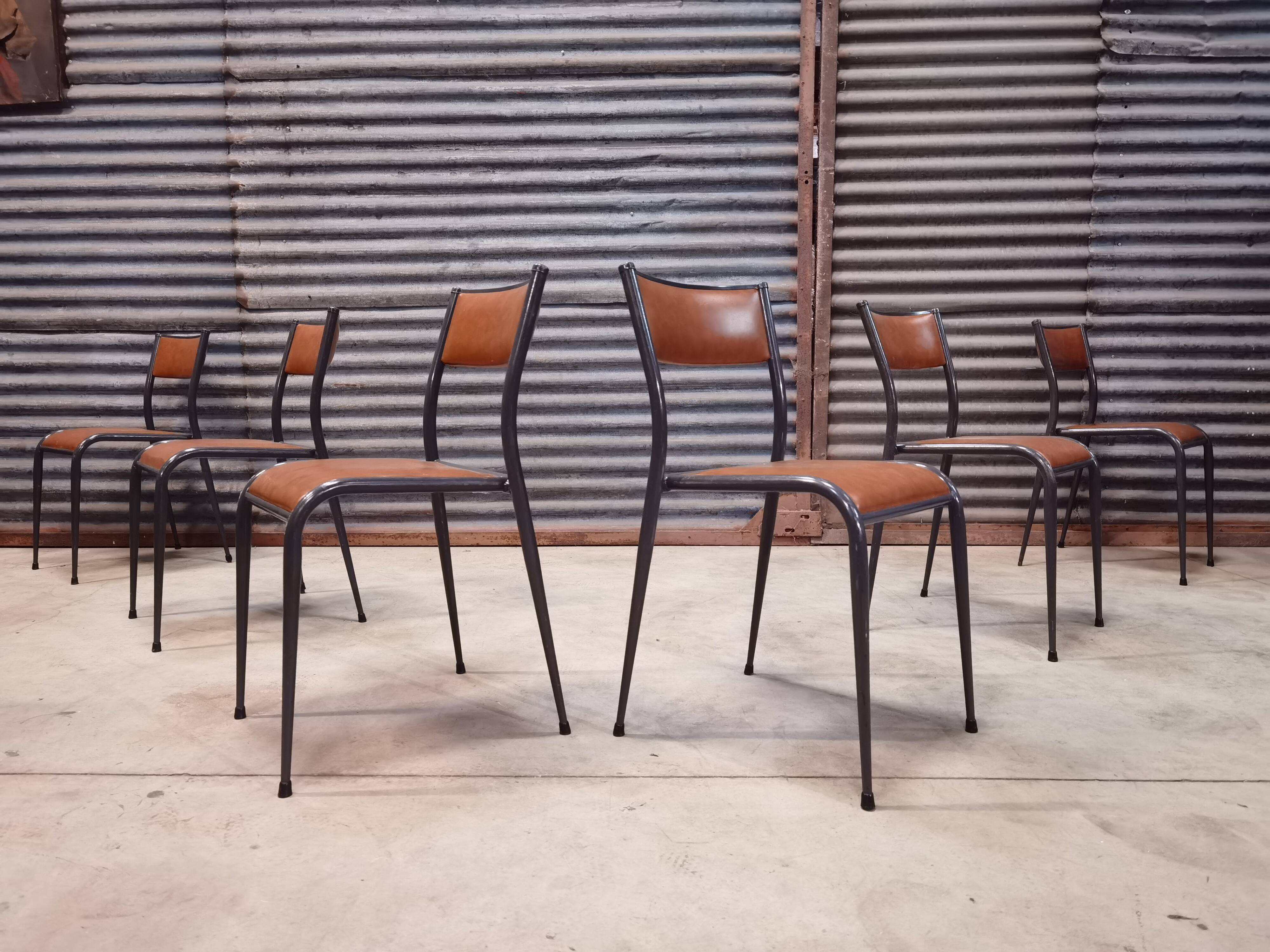 Set of 6 Mullca chairs 510 feet compass