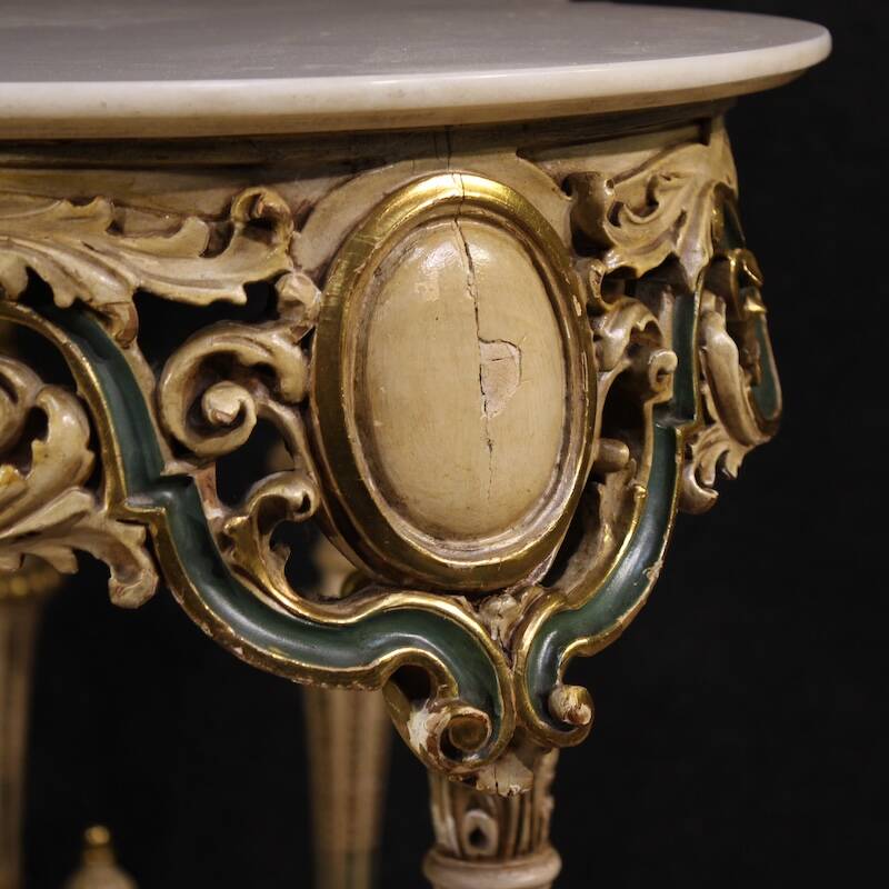 Console laquée et dorée italienne de style éclectique du 20e siècle