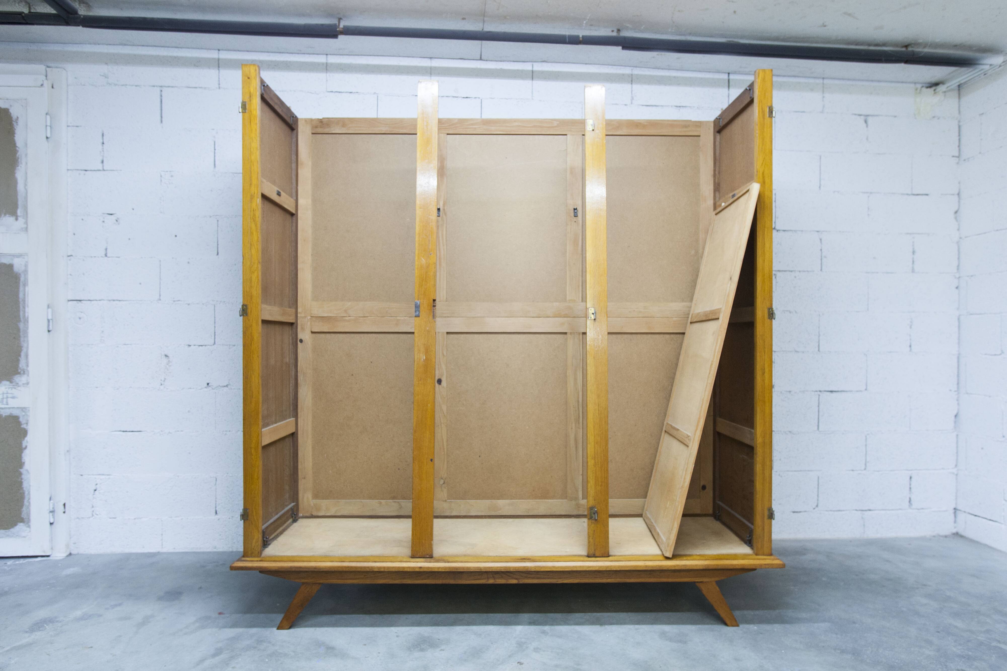 French wardrobe with tapered legs, 3 doors, 120cm hanging rail, new.