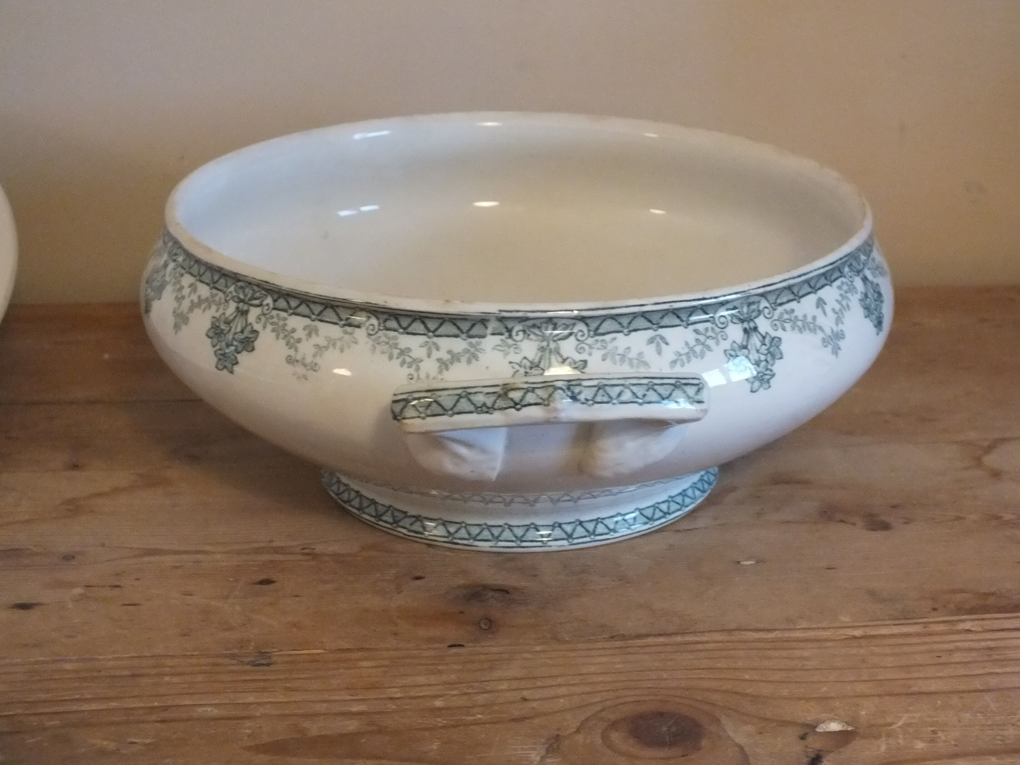 Large tureen Saint Amand model Cahors