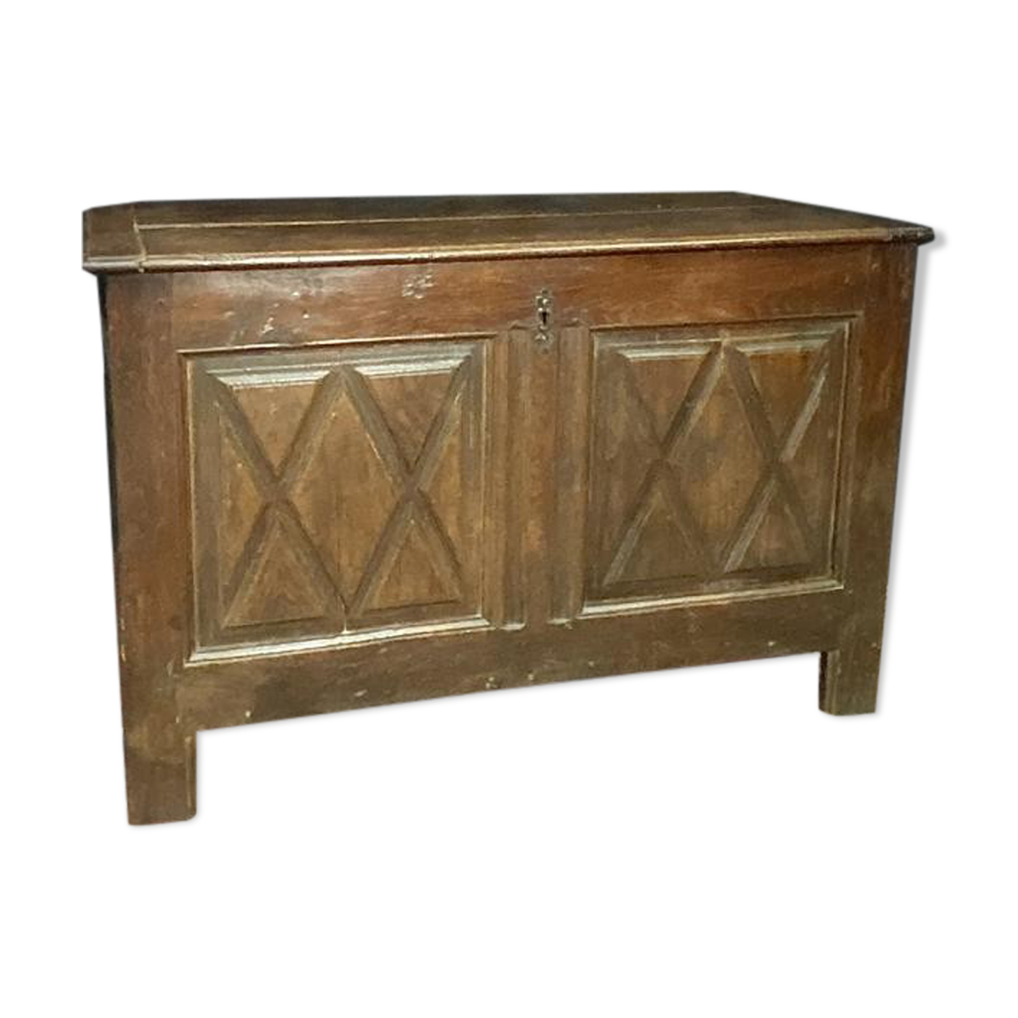 17th century louis XIII diamond-tipped chest