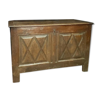17th century louis XIII diamond-tipped chest