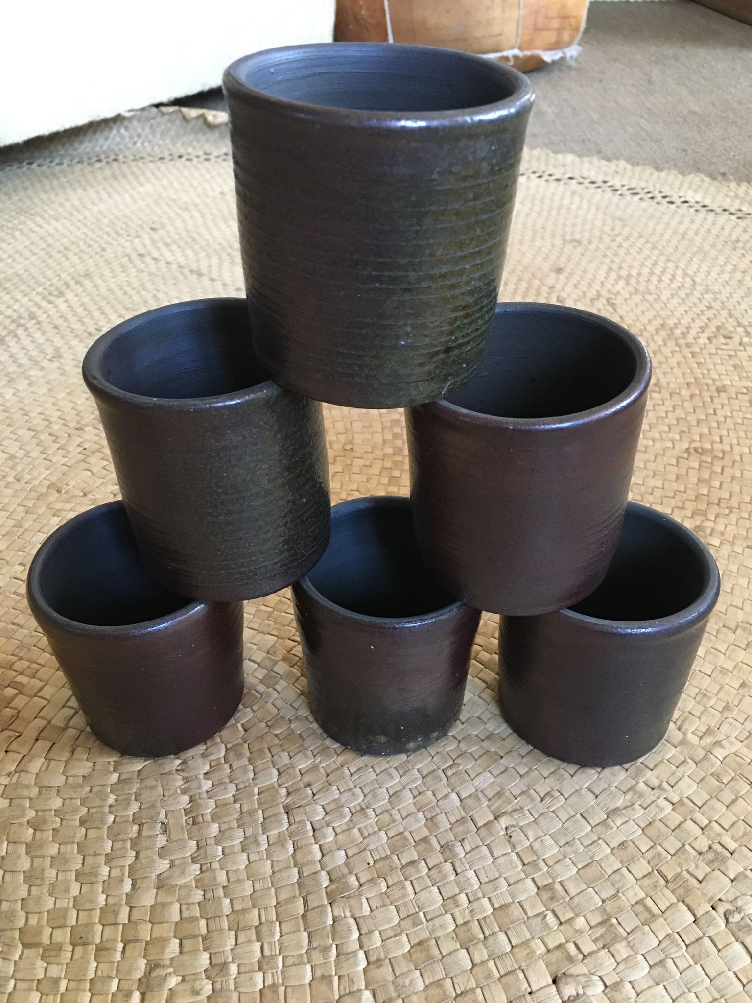Set of 6 stoneware cups
