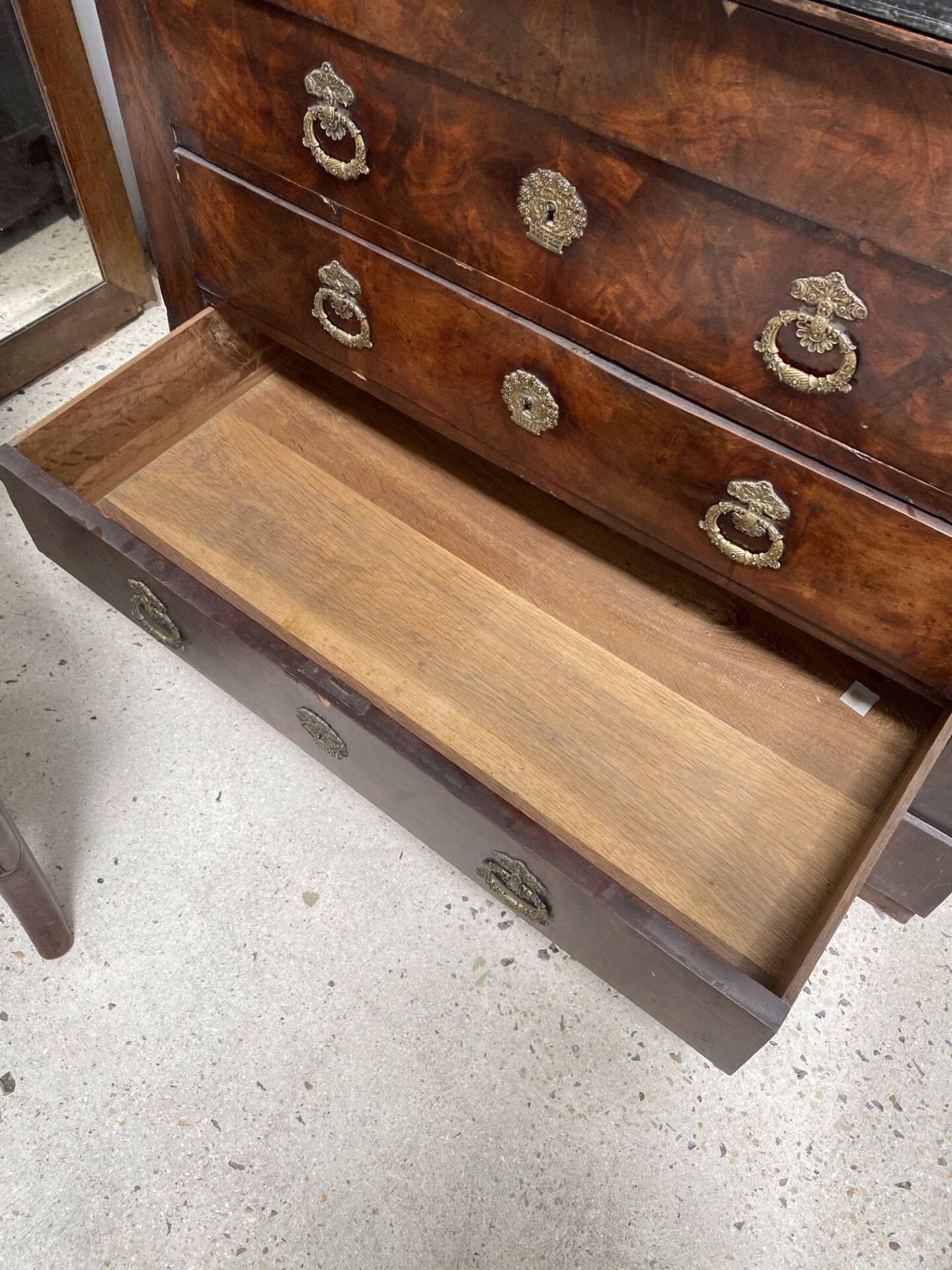 Chest of drawers in wood and gray marble with 4 drawers nineteenth century