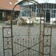 Arche de jardin avec portillon en fer forgé