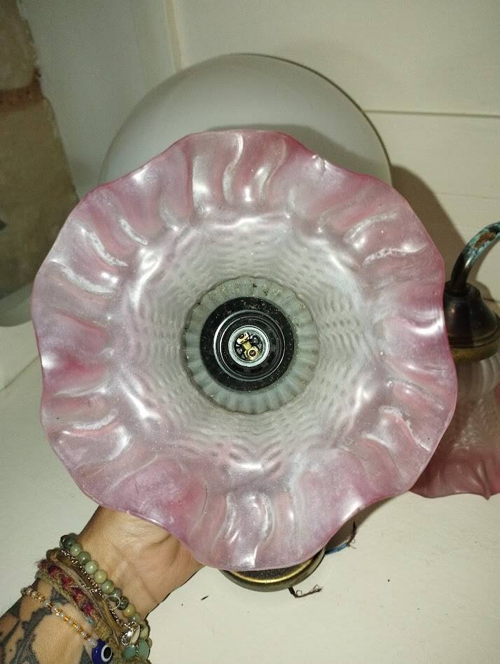 Vintage Wall Sconce Pair – Moulded Pink Glass & Brass | Retro Elegance