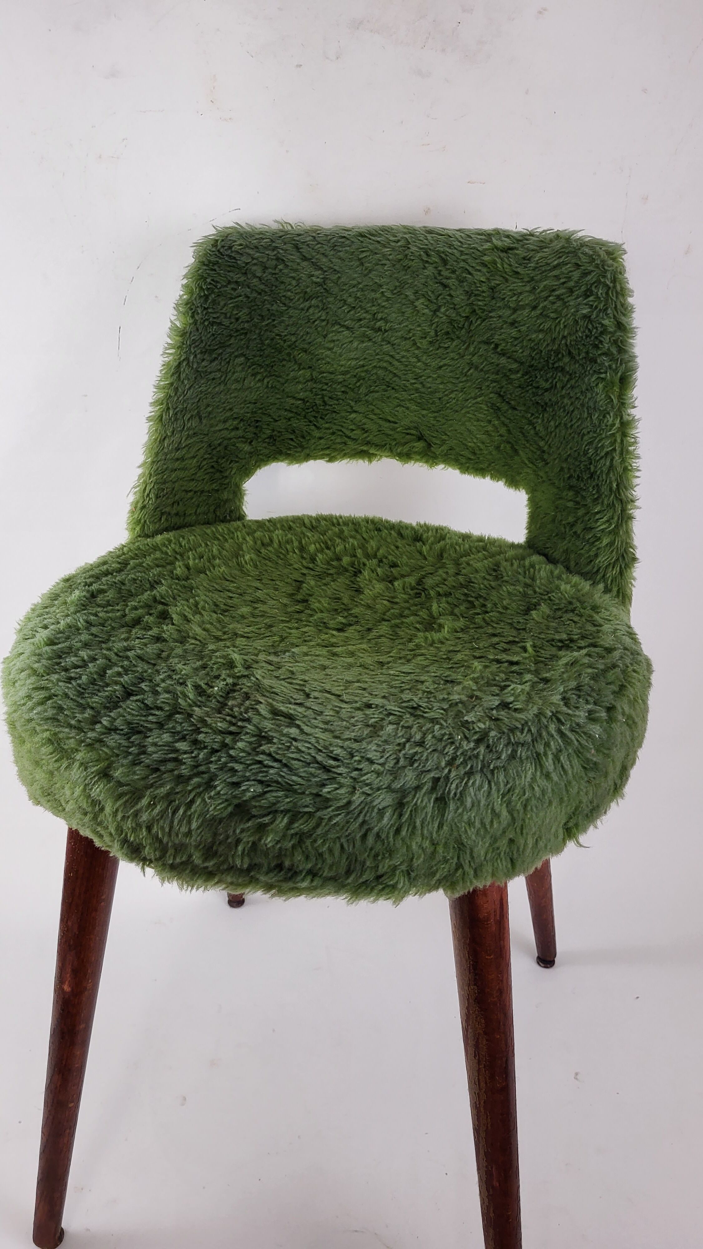 Green fur chair "moumoutte" 60s