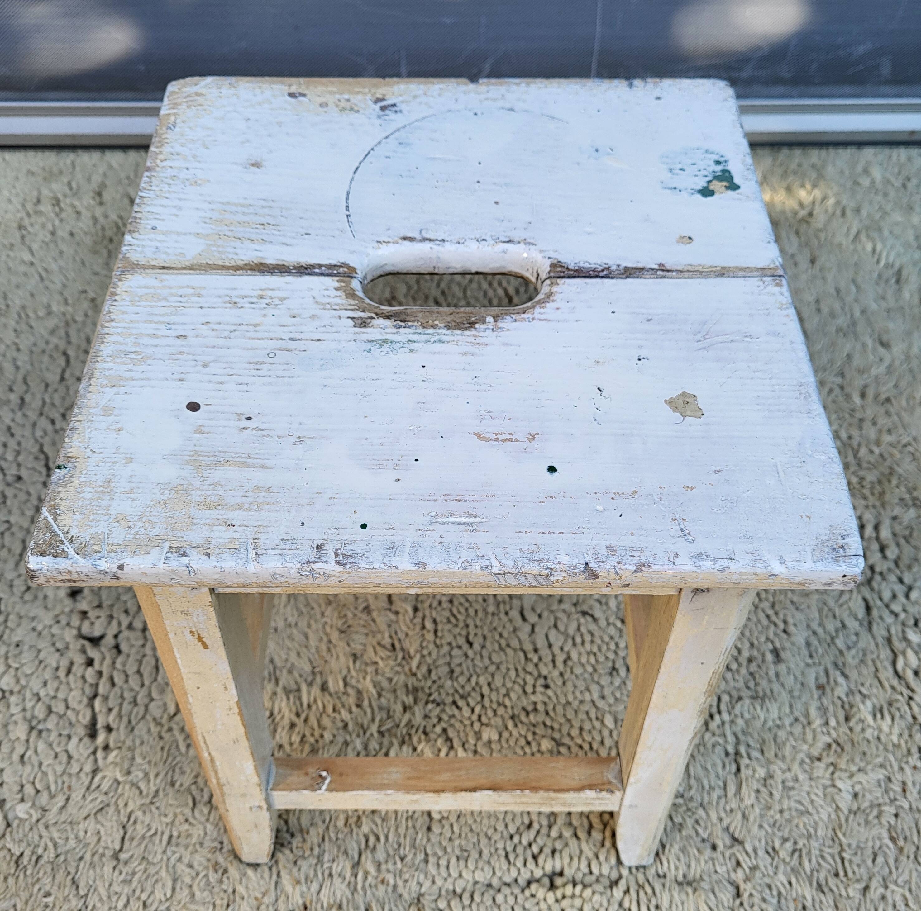 Vintage stool with grip