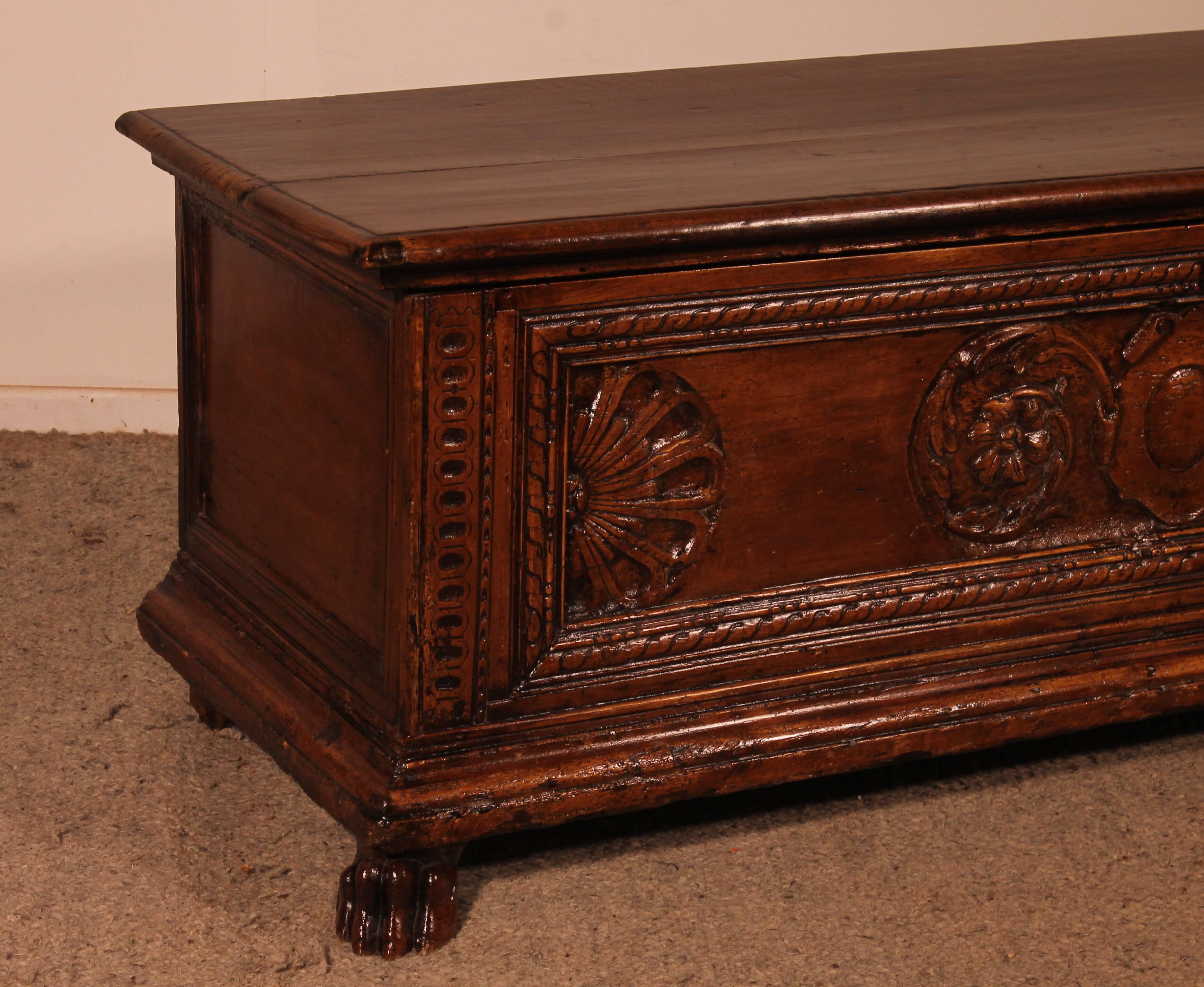 Italian Renaissance walnut chest - circa 1600