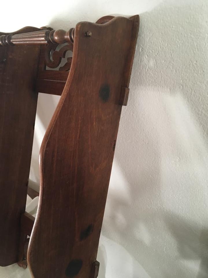 Shelf wood at four levels to volutes