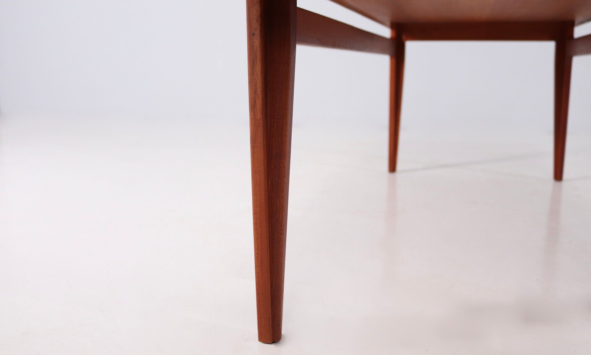 Finn Juhl coffee table France & Sound