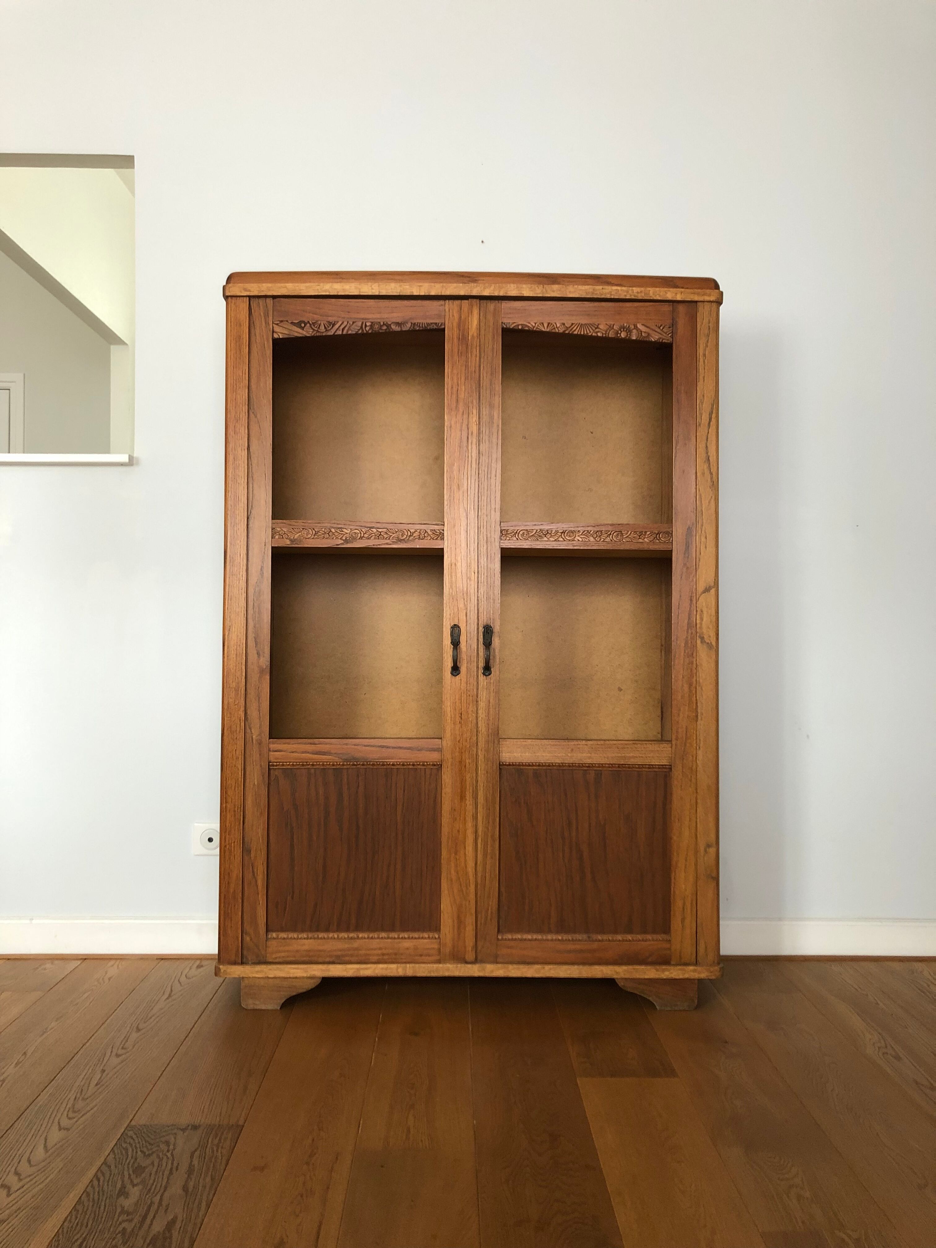 Glass cabinet