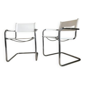 2 fauteuils en cuir blanc et métal chromé cantilever