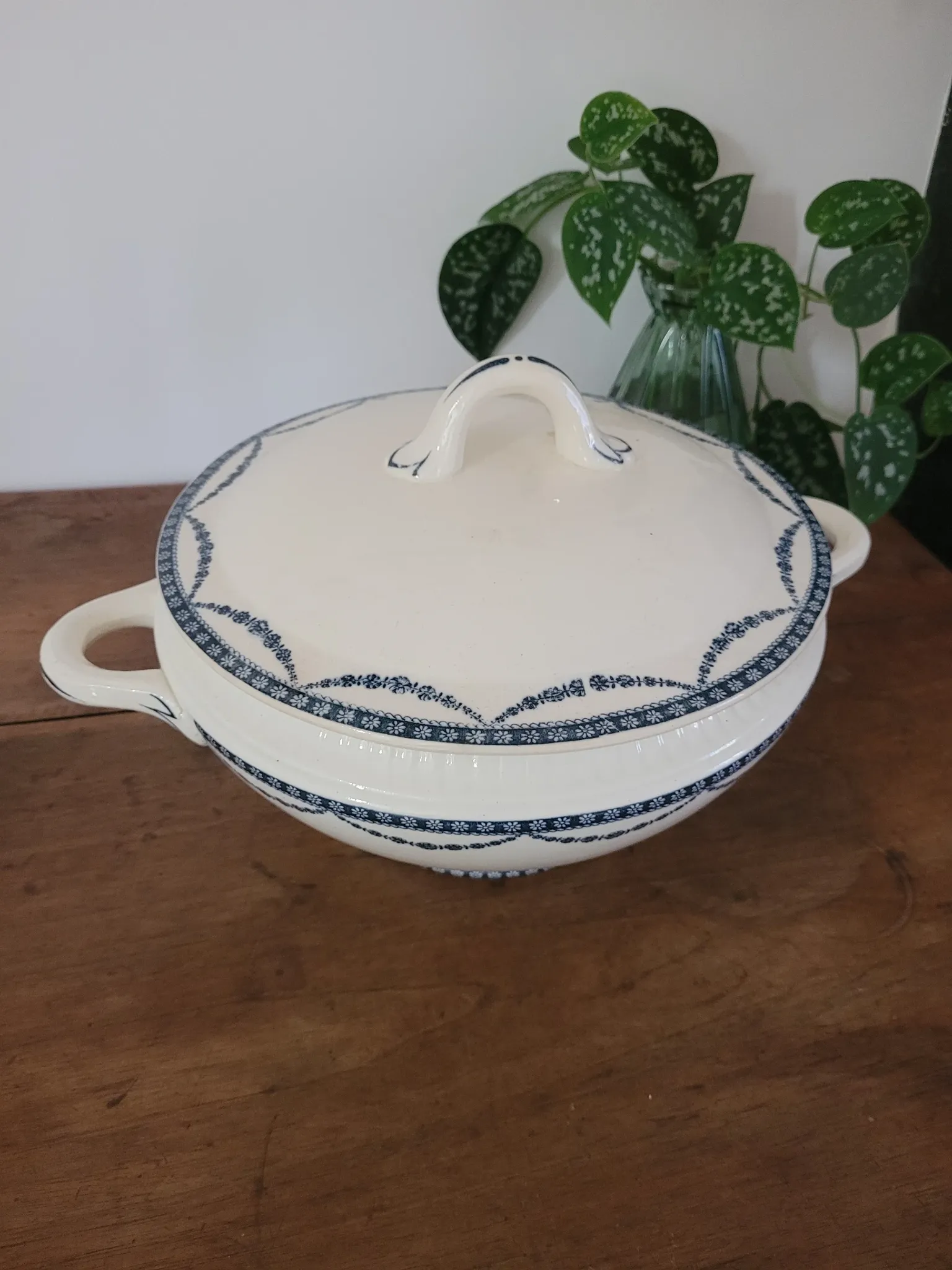 Ironstone soup tureen Vincennes Salins