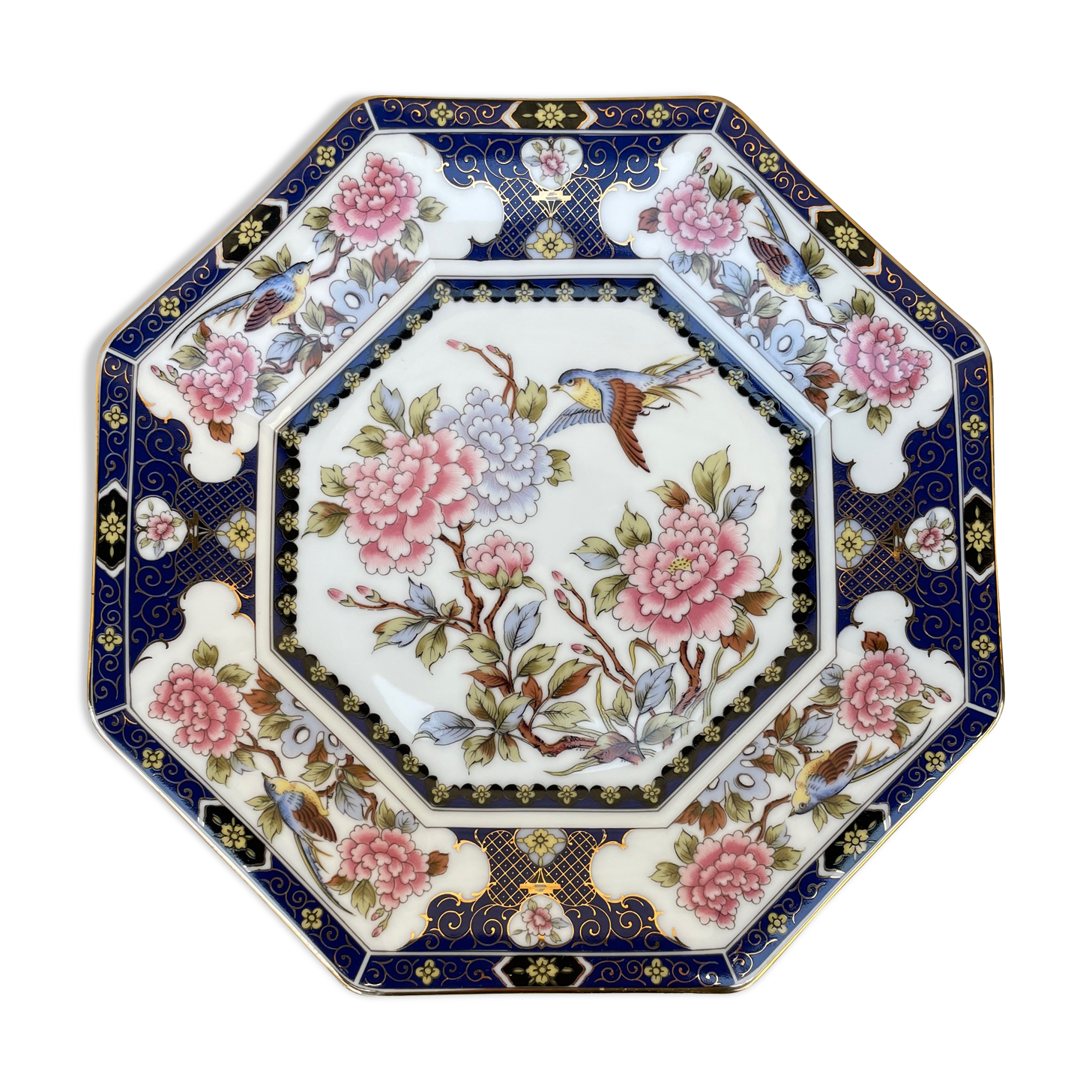 Antique octagonal plate with bird and peony motifs, chinoiseries.