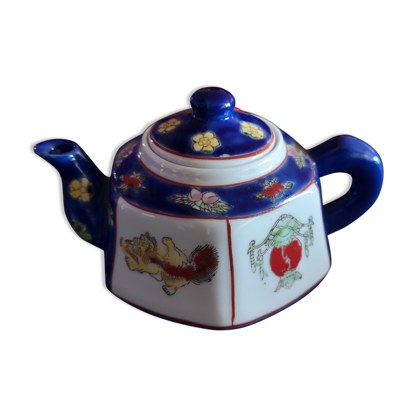 Chinese porcelain teapot