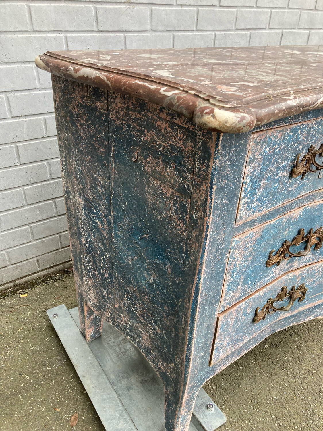 Old chest of drawers Very nice patina with marble