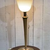 Lampe Mazda des années 1960, piétement en tôle et tronc en bois