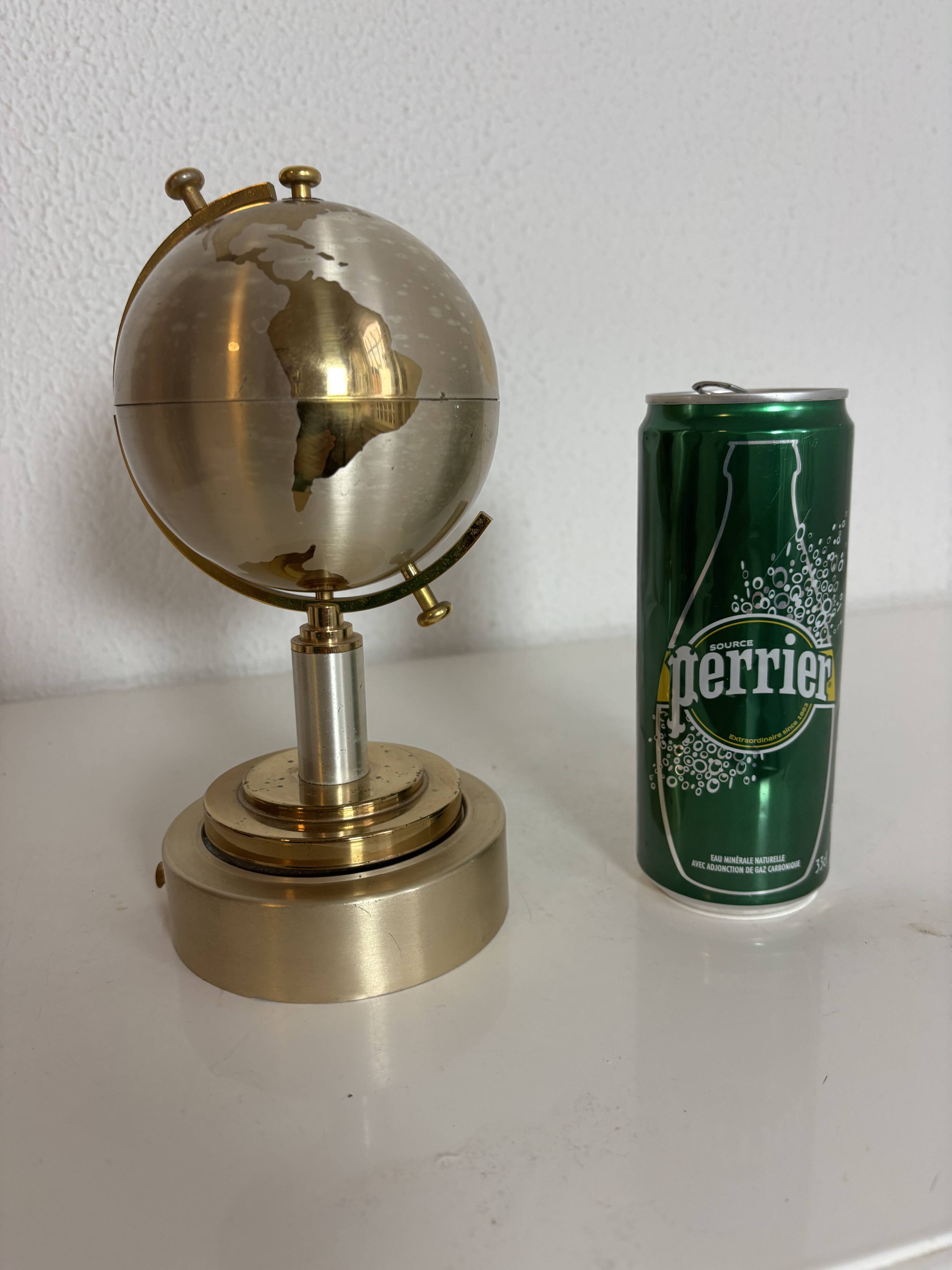 Porte-cigarettes vintage 1960 mappemonde distributeur - 20 x 10 cm