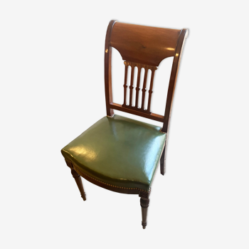 Chaise en cuir vert style Louis 16