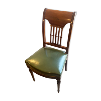 Chaise en cuir vert style Louis 16
