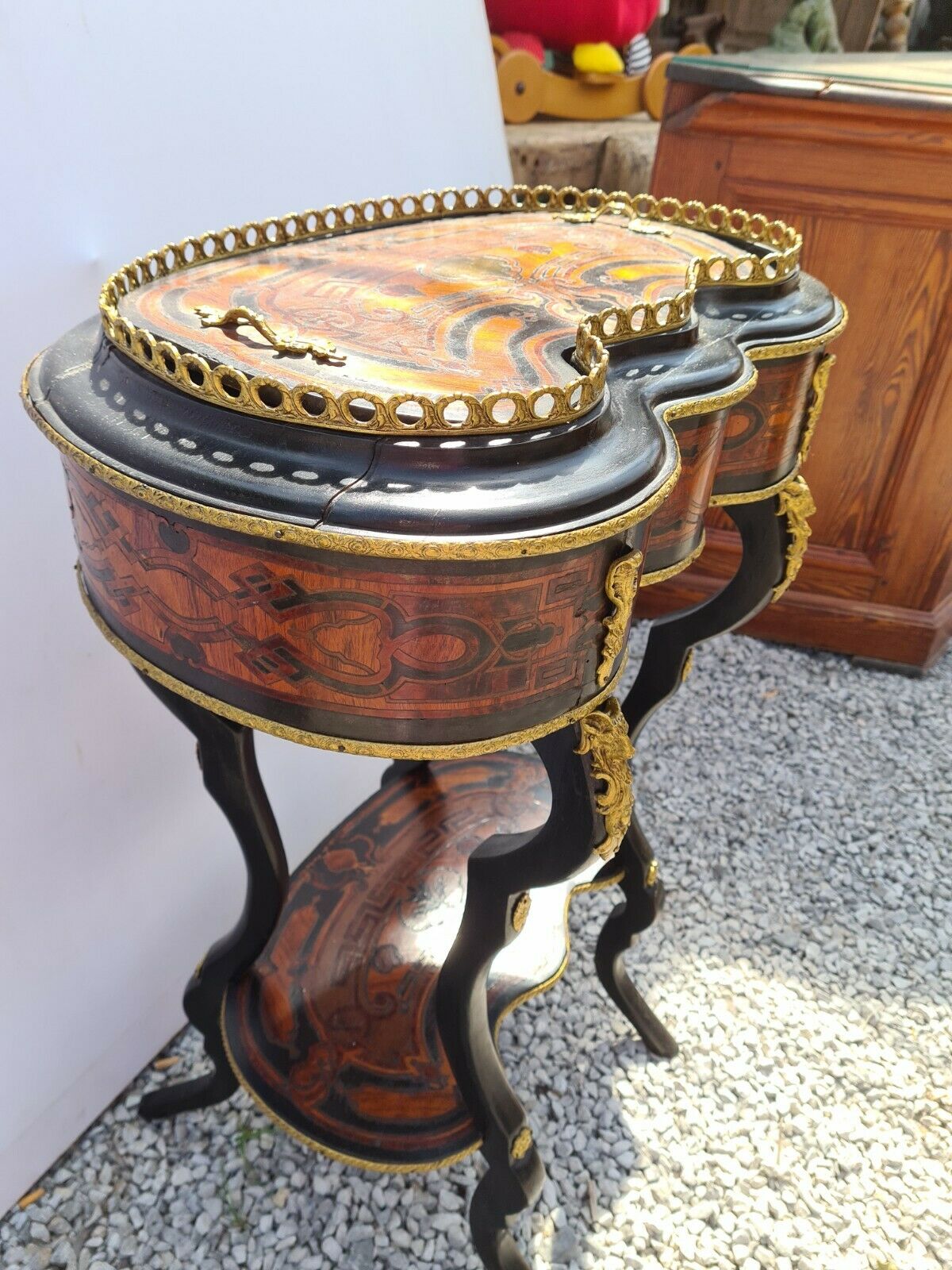 Small table gardener napoleon III - in marquetry - 19th century