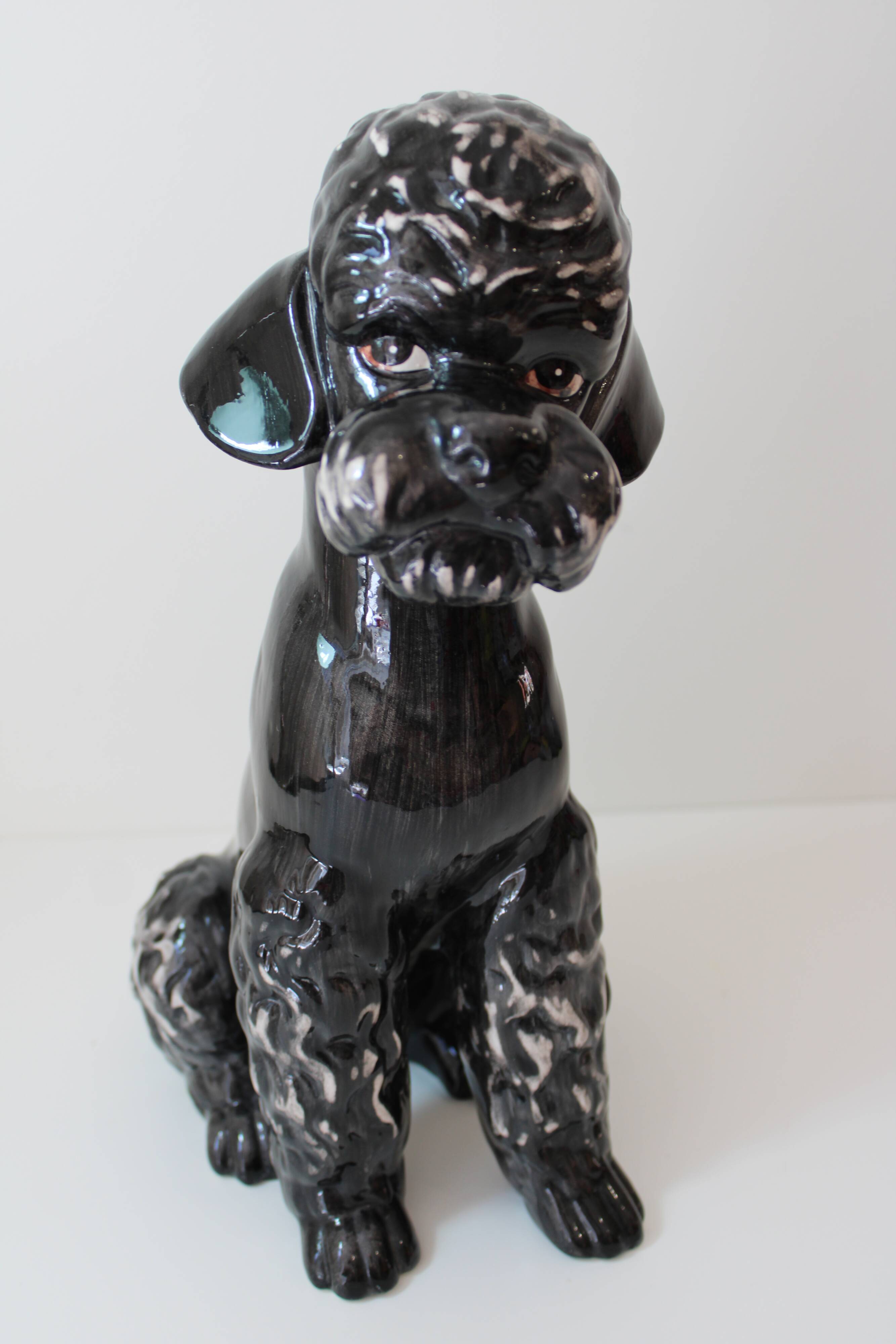 Grande sculpture de caniche noir kitsch vintage