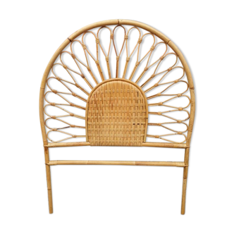 Headboard in vintage wicker rattan
