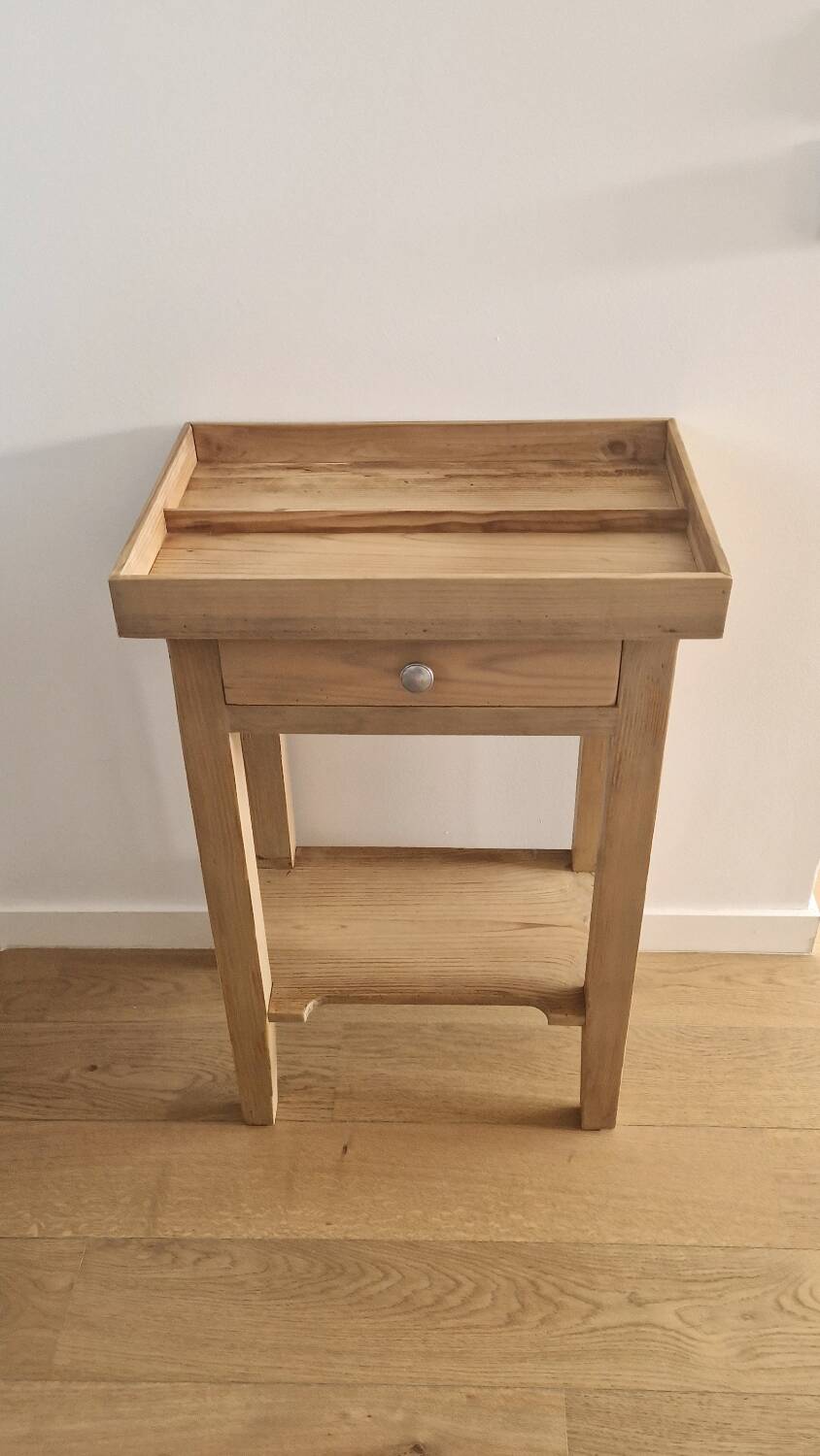 Old pine café restaurant block