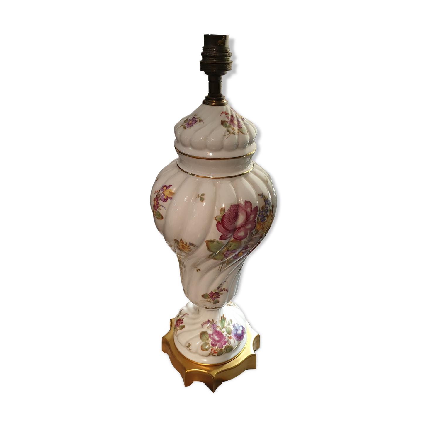 Shiny porcelain lamp hectic décor