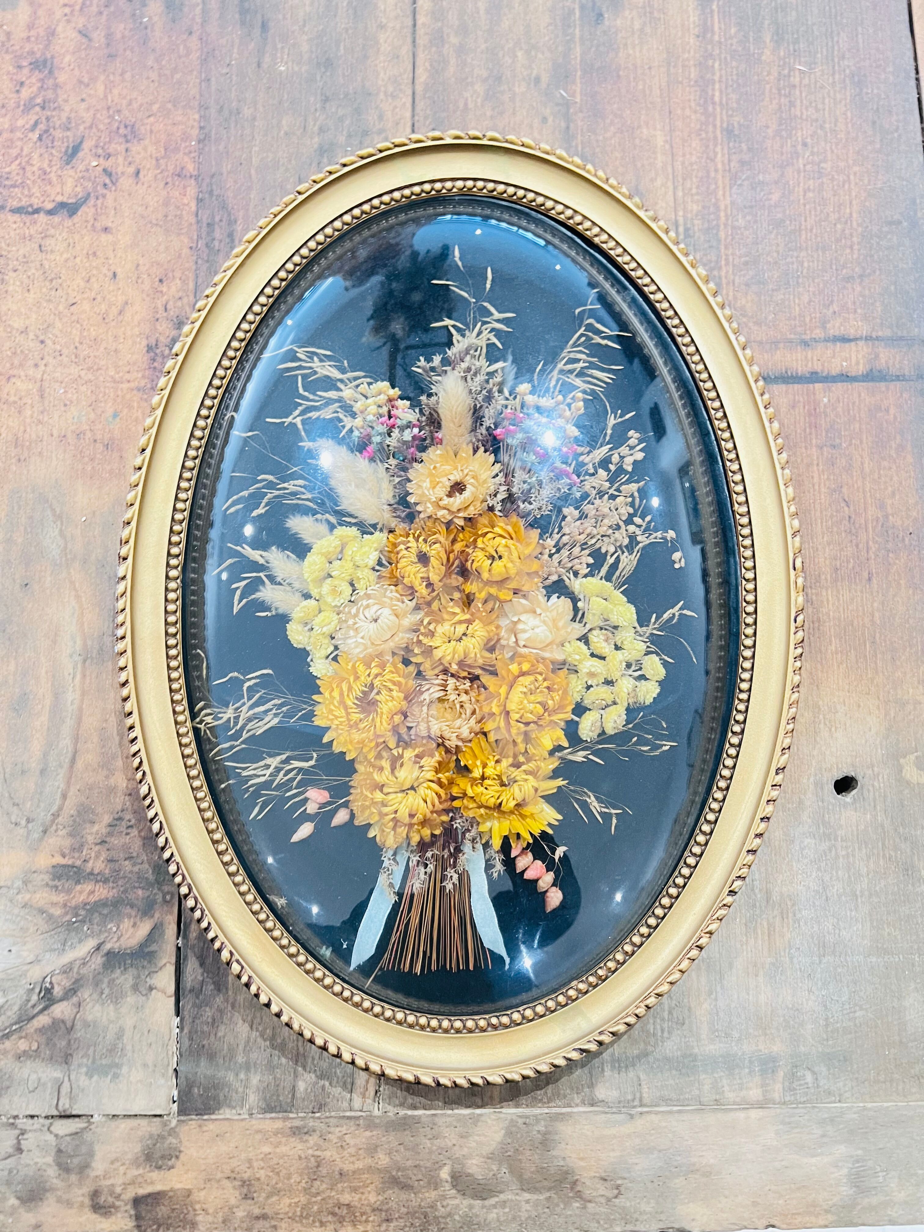 Vintage oval dried flower frame