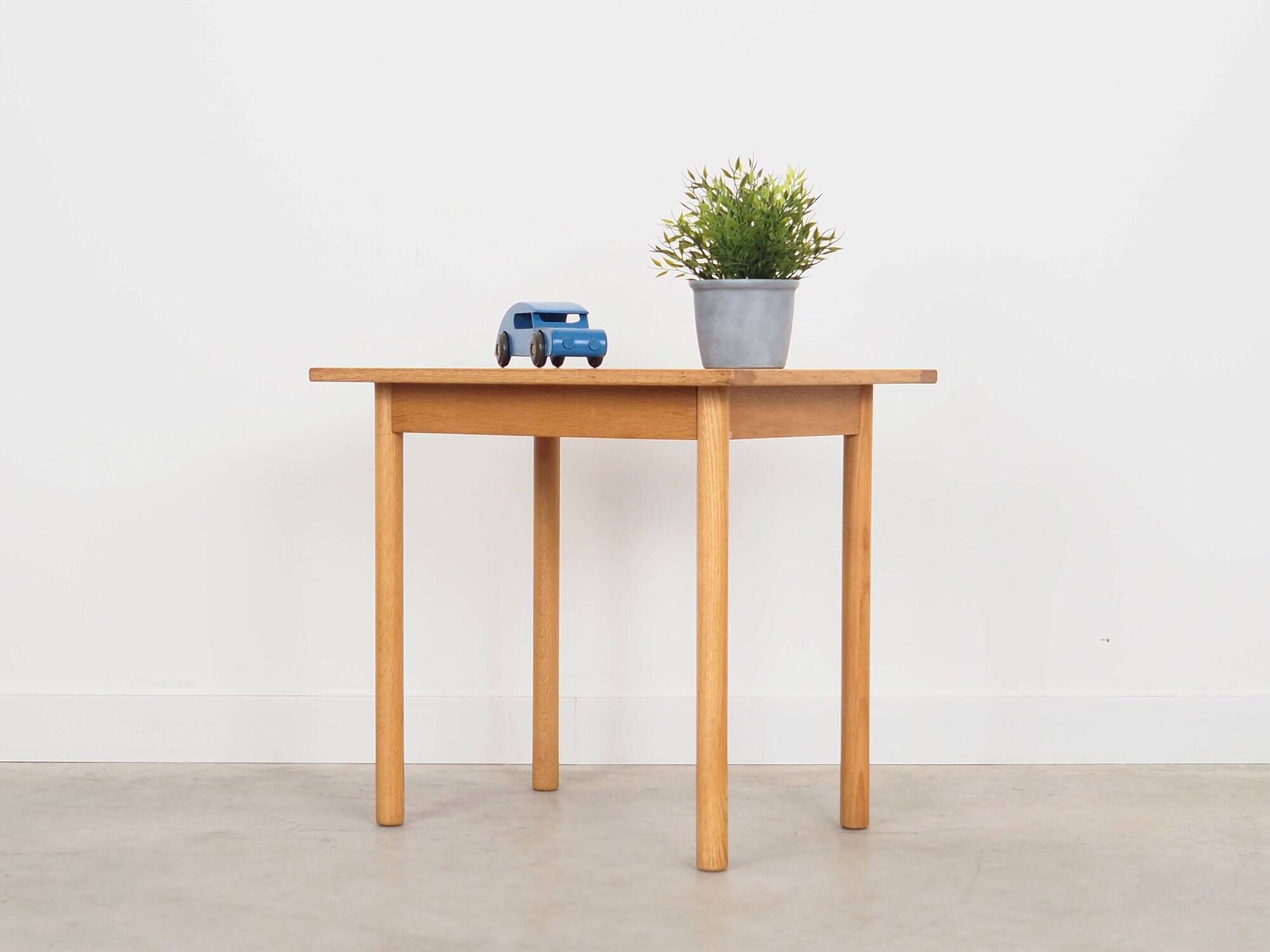 Ash coffee table, Danish design, 1970s, production: Denmark