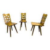 Ensemble de 3 chaises en bois brutalistes, Tchécoslovaquie, années 1950.