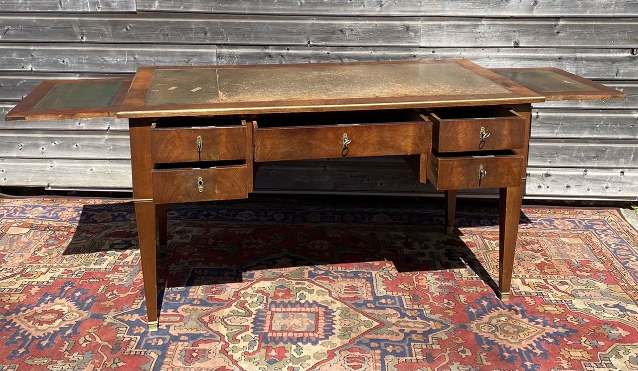 Bureau plat en acajou de style Louis XVI XIX eme siècle