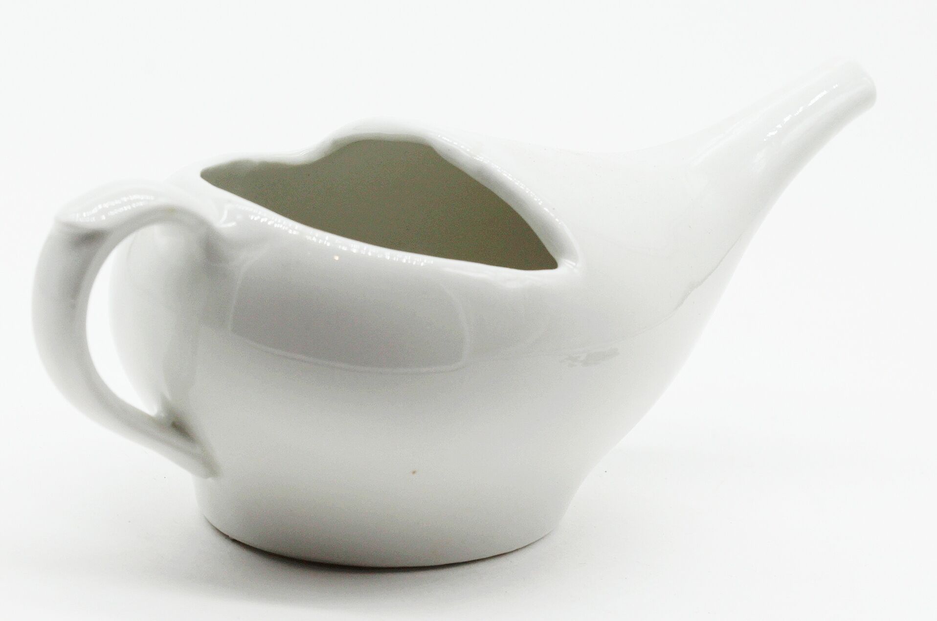 White ceramic saucier